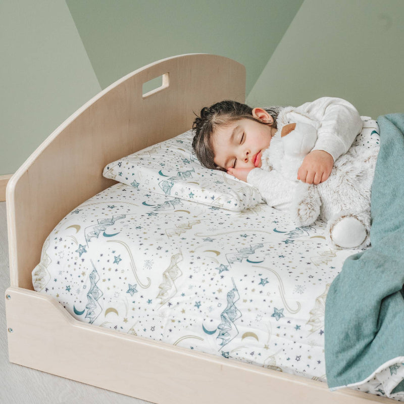 Sapiens Child - CHERRY - Montessori Floor Bed - Side View Child Sleeping