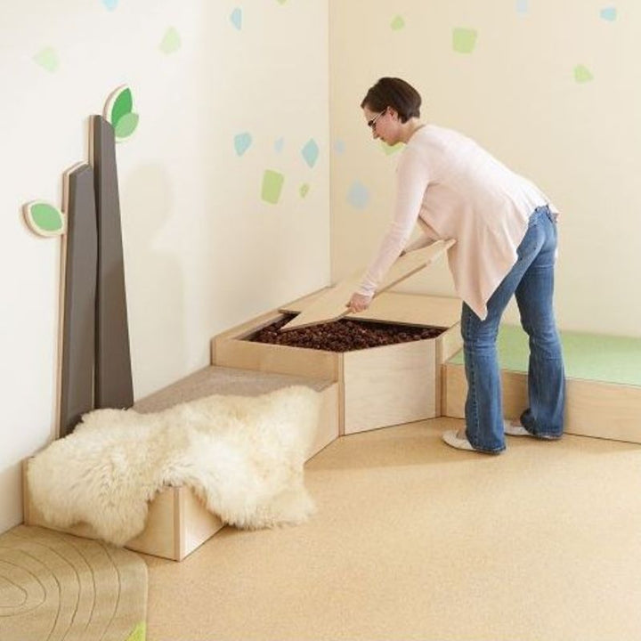 HABA Pro Grow.upp metal frame assembly bolted securely to the sensory bath platform, showing the stable corner cave construction